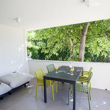 Διαμέρισμα Favi *